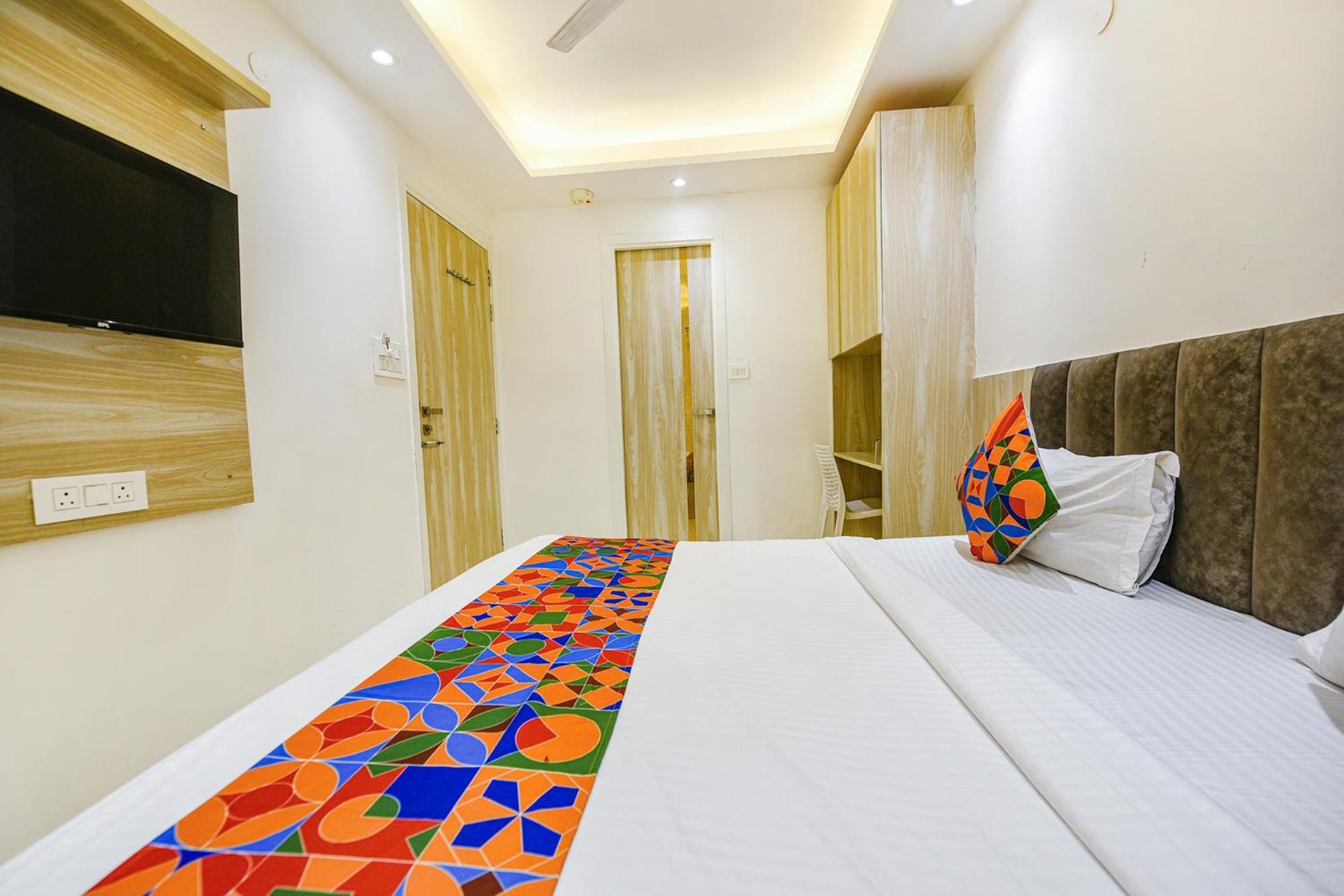 Fabhotel Luxury Inn Near Adarsh Nagar Metro Делі Екстер'єр фото