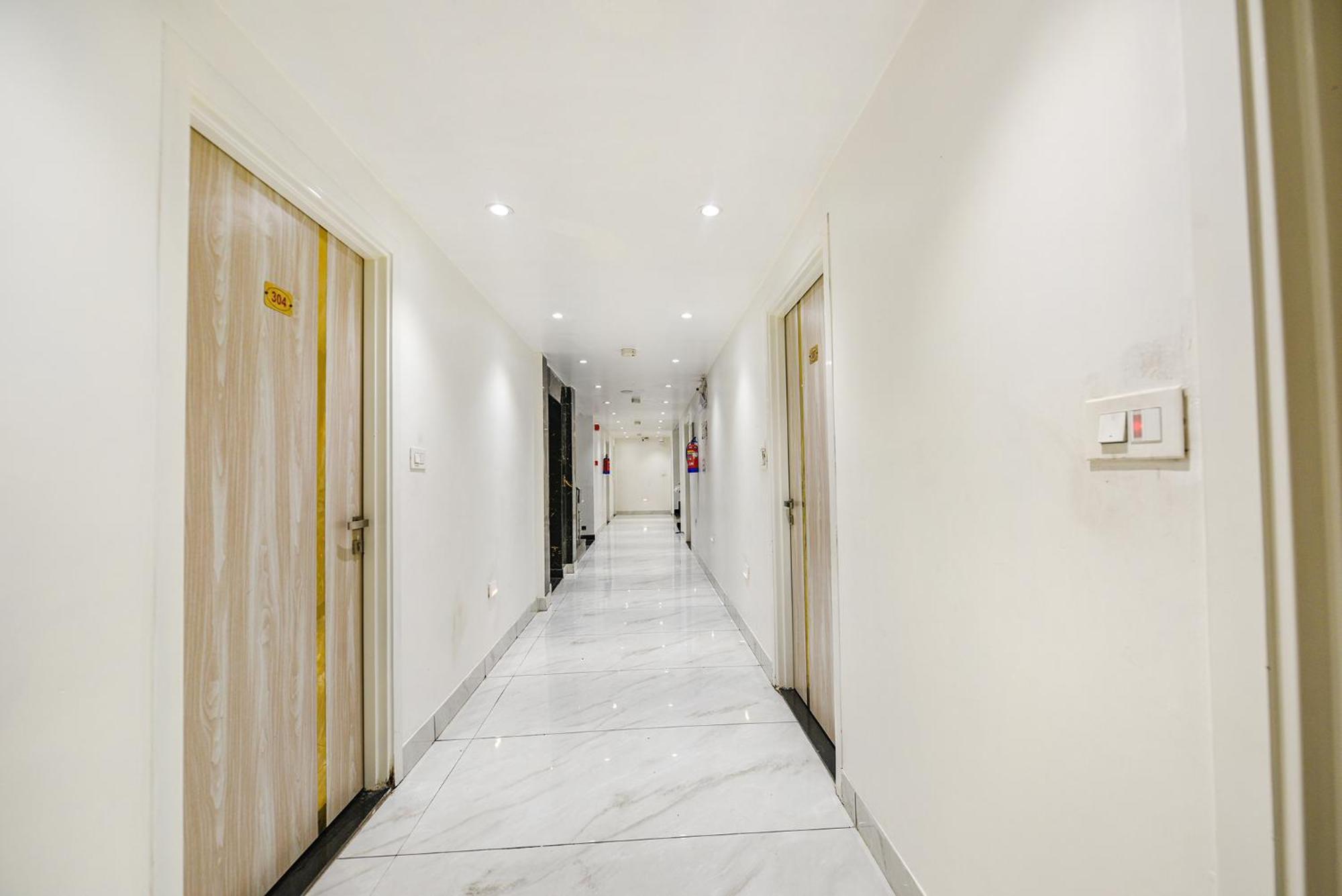 Fabhotel Luxury Inn Near Adarsh Nagar Metro Делі Екстер'єр фото