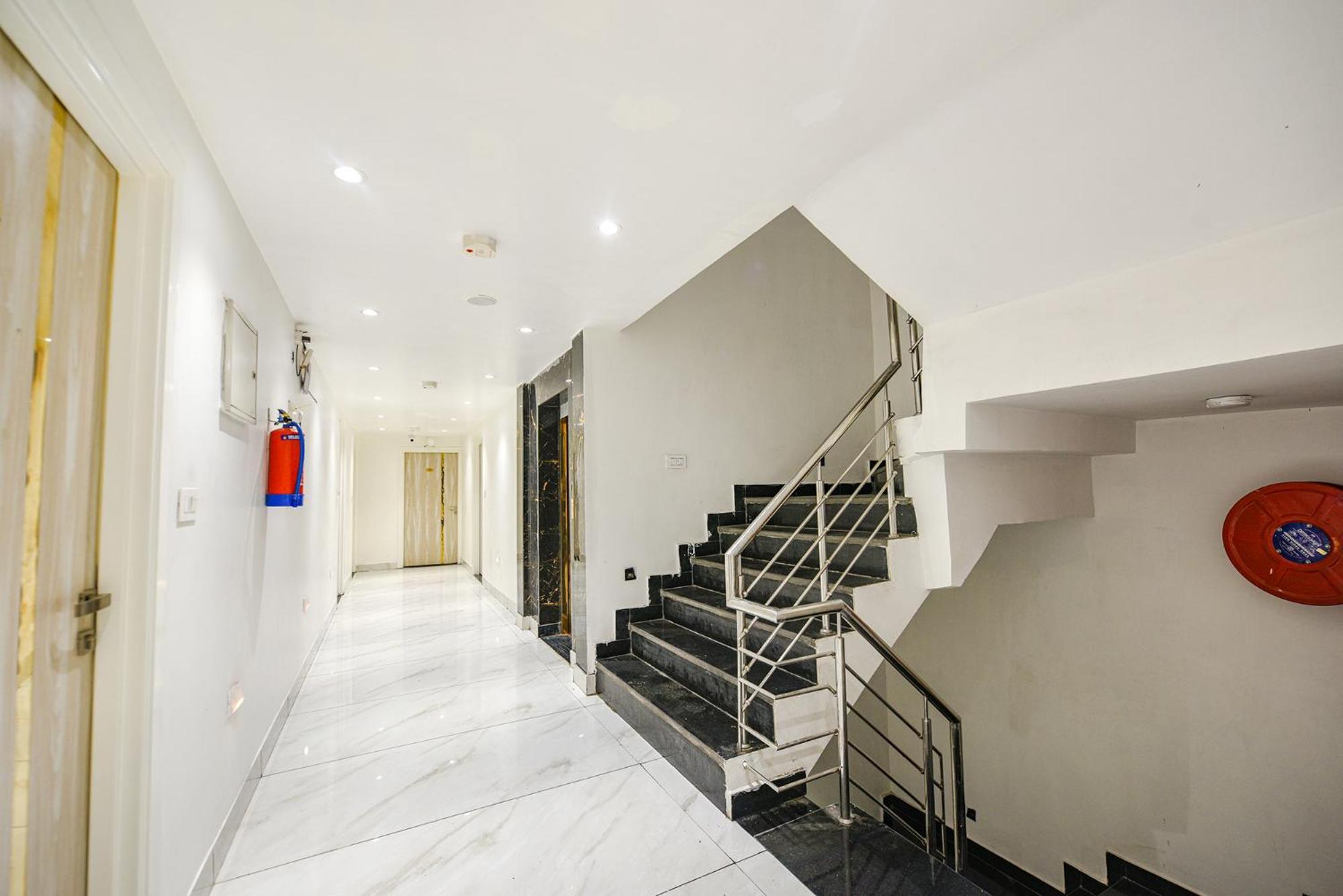 Fabhotel Luxury Inn Near Adarsh Nagar Metro Делі Екстер'єр фото