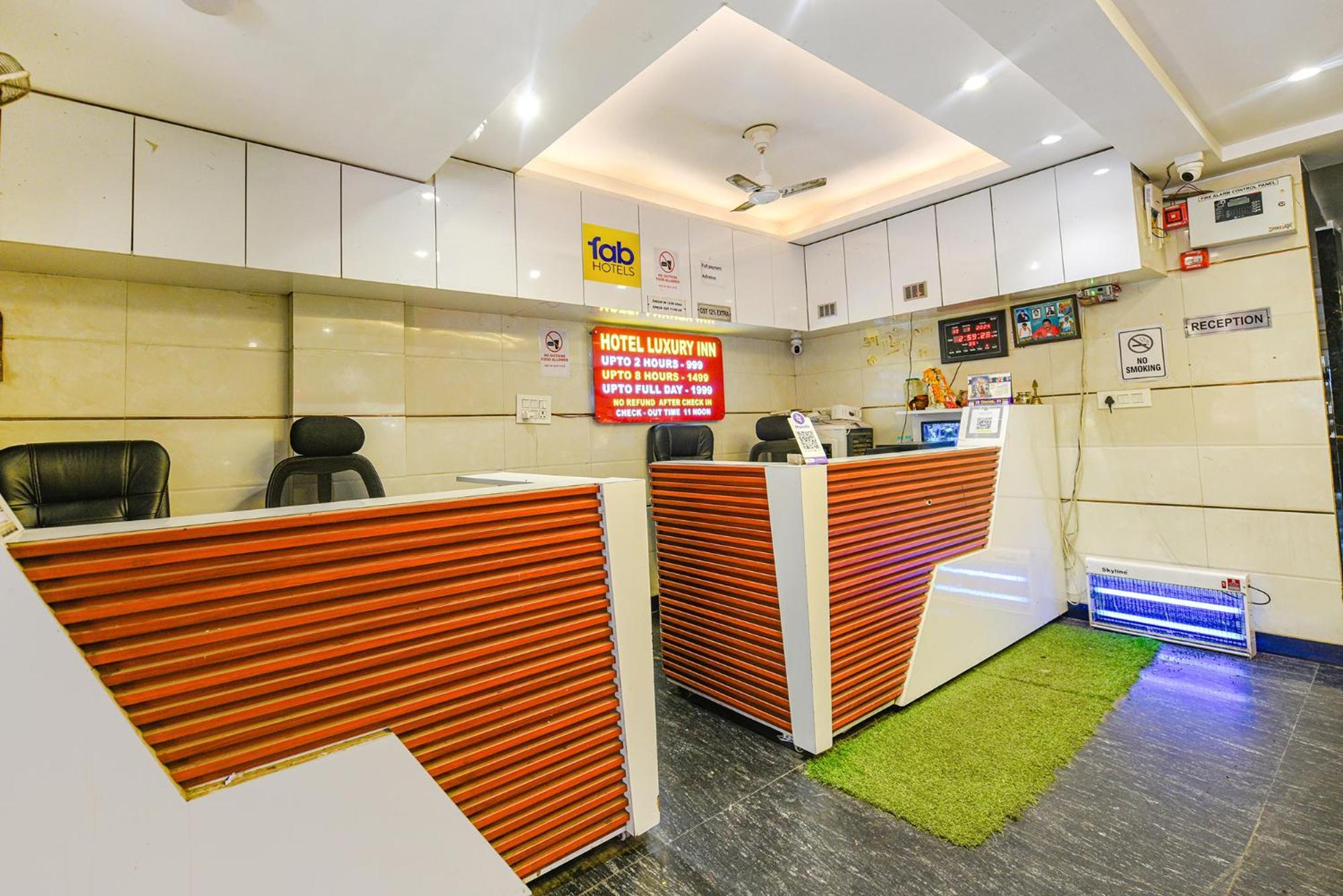 Fabhotel Luxury Inn Near Adarsh Nagar Metro Делі Екстер'єр фото